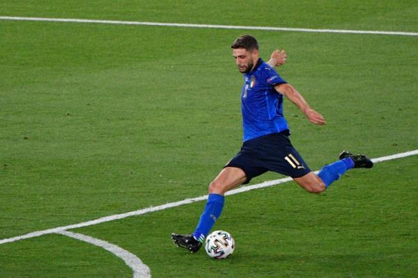 意媒:如果萨索洛愿意外租贝拉尔迪,尤文可能会进行谈判